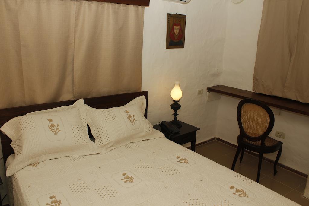 Paseo Del Arte Hotel Asuncion Bilik gambar