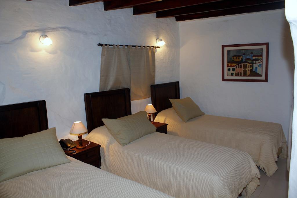 Paseo Del Arte Hotel Asuncion Bilik gambar